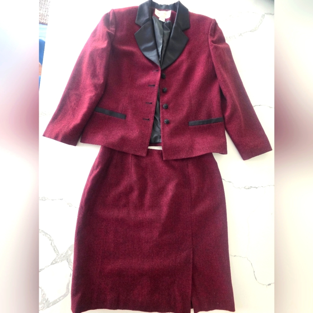 Jones New York Burgundy and Black Skirt Suit